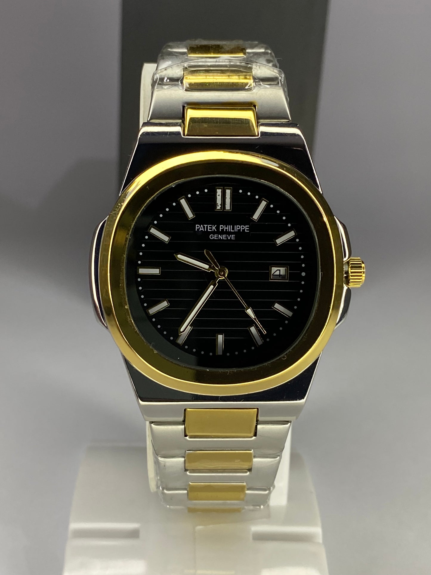 Patek Philippe 3700/11 Nautilus Steel & Gold